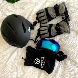 BUNDLE Ski/Snowboarding Goggles, Helmet, & Gloves